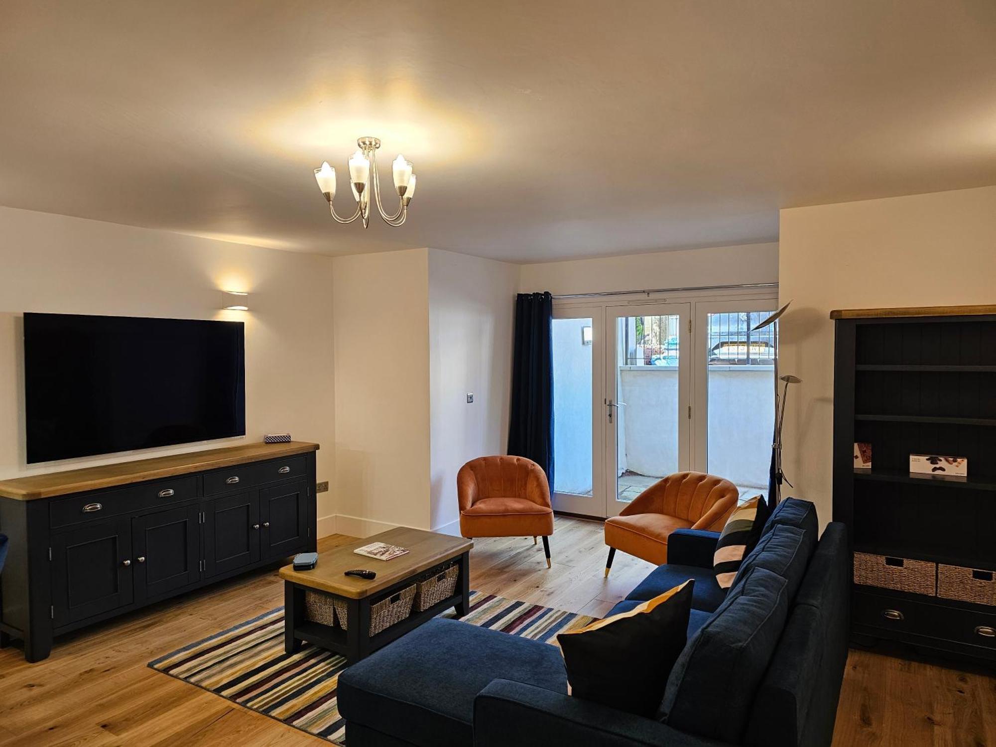 Spacious Modern 2-Bed Parking & Wi-Fi & 65"Oled Бристоль Екстер'єр фото