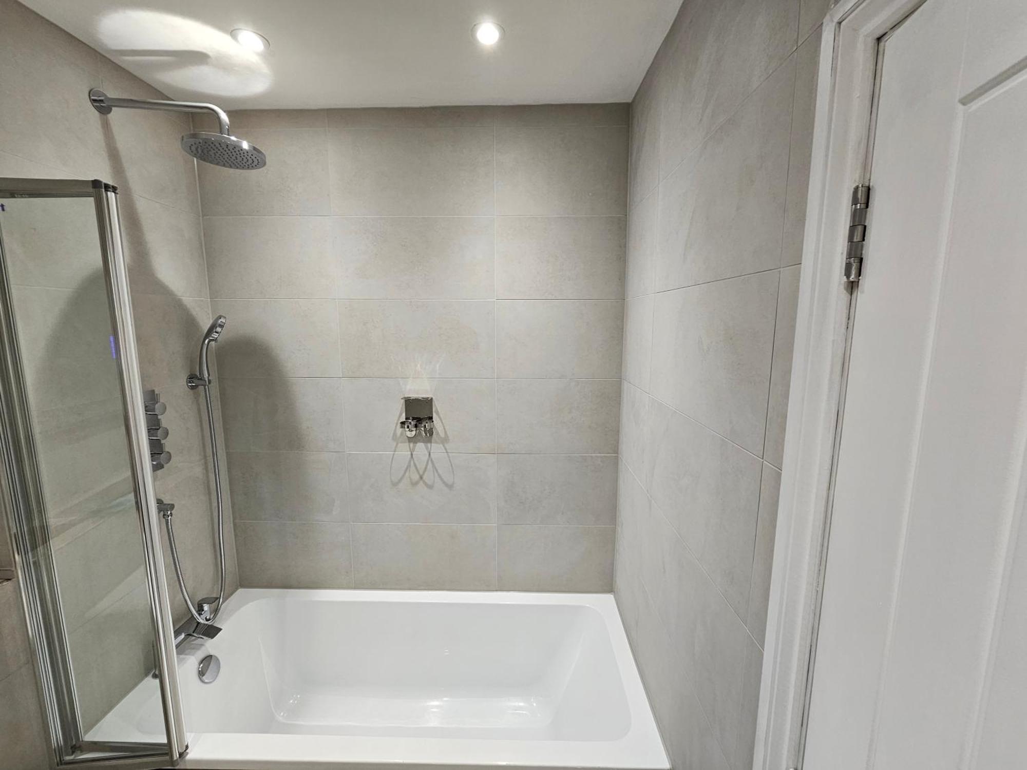 Spacious Modern 2-Bed Parking & Wi-Fi & 65"Oled Бристоль Екстер'єр фото