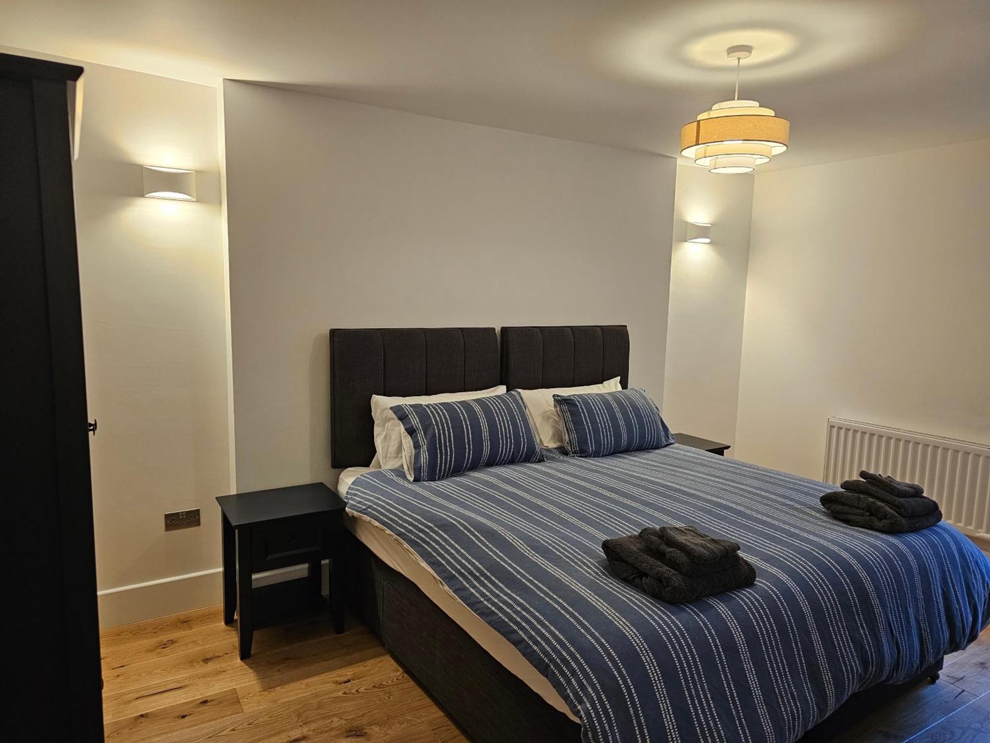 Spacious Modern 2-Bed Parking & Wi-Fi & 65"Oled Бристоль Екстер'єр фото